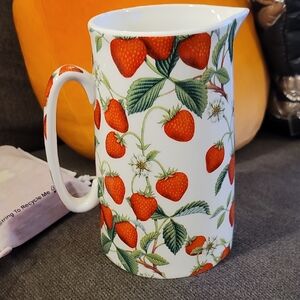 🍓Heron Cross Pottery Strawberry Vine Pattern Ceramic Creamer Pitcher🍓
